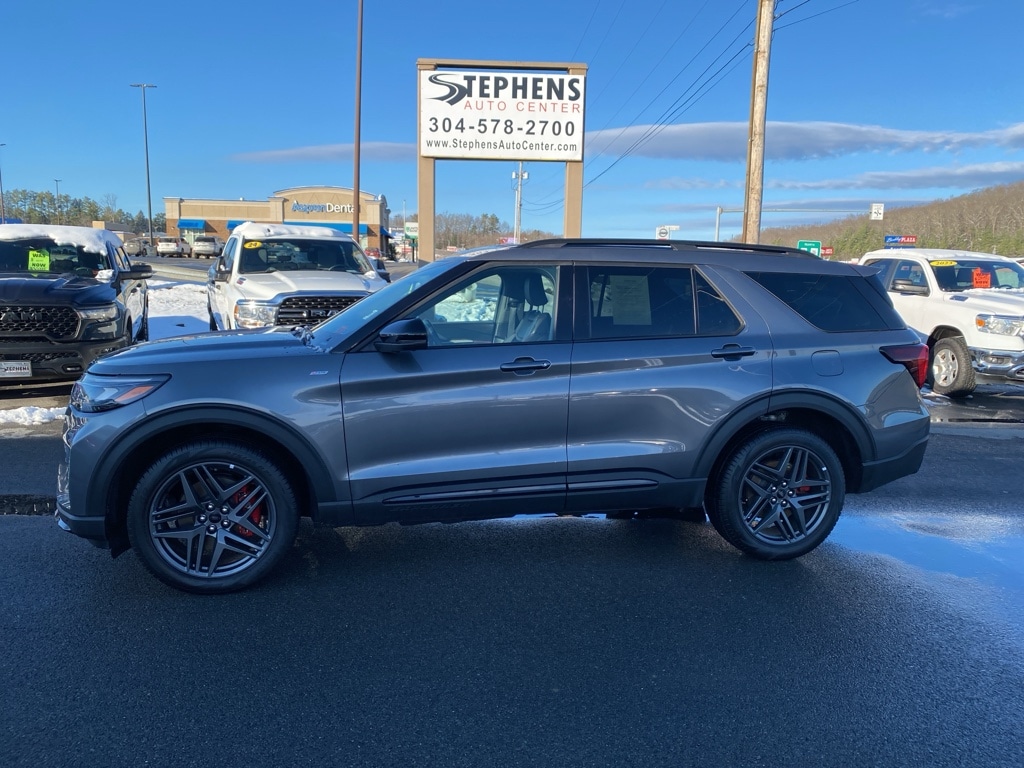 Used 2025 Ford Explorer ST-Line SUV