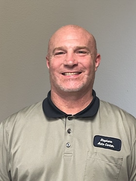 Staff member Davey Rowe from ID_5d02fbdfa3bf