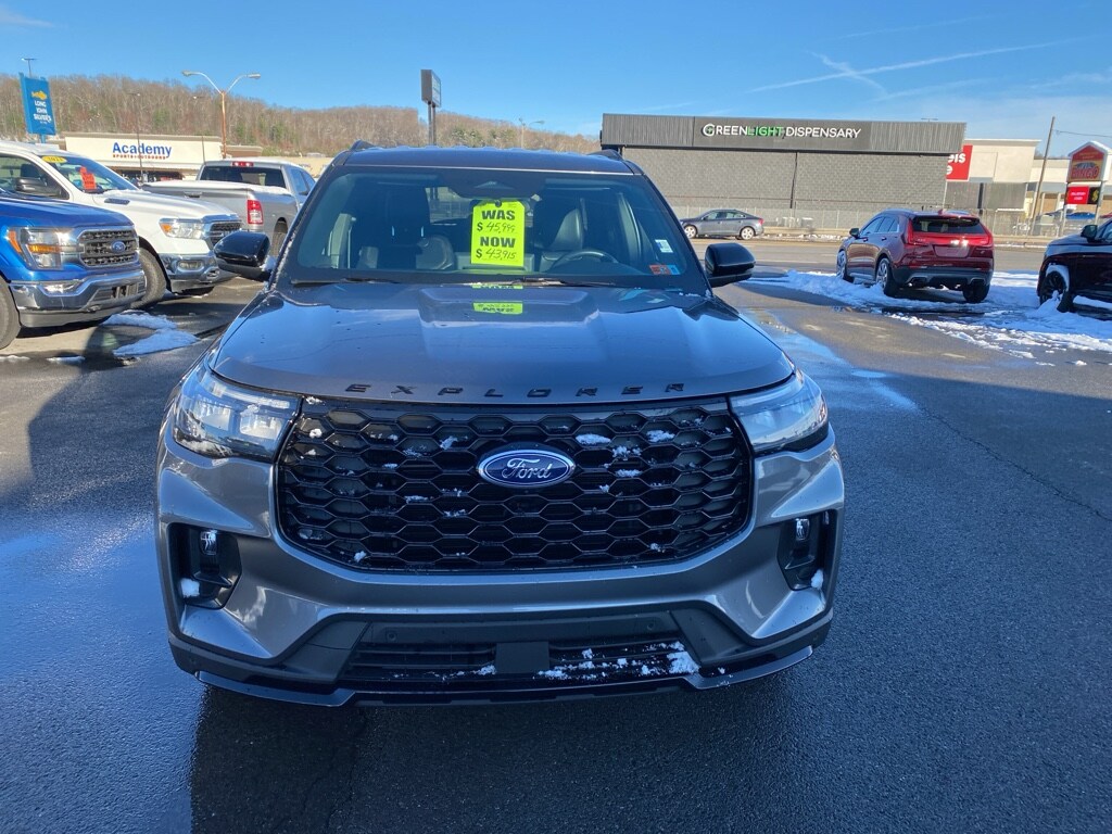 Used 2025 Ford Explorer ST-Line SUV
